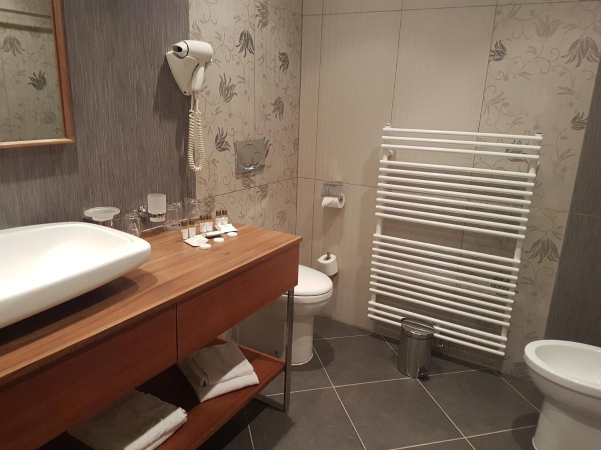 Lambergh Chateau & Hotel Dvorska Vas Ngoại thất bức ảnh