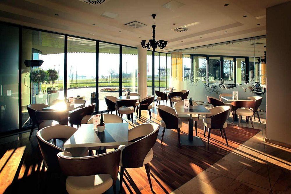 Lambergh Chateau & Hotel Dvorska Vas Ngoại thất bức ảnh